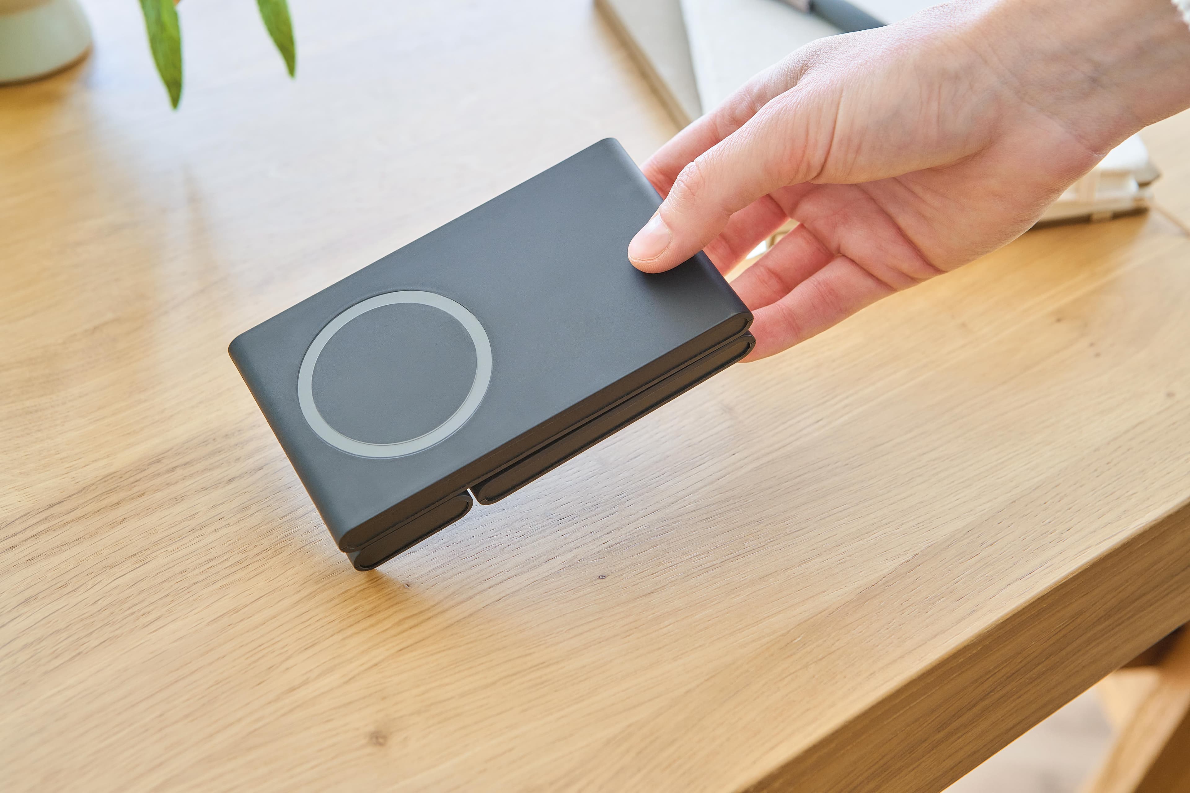 Recyceltes ABS 3-in-1 magnetisches kabelloses Ladegerät Valerio
