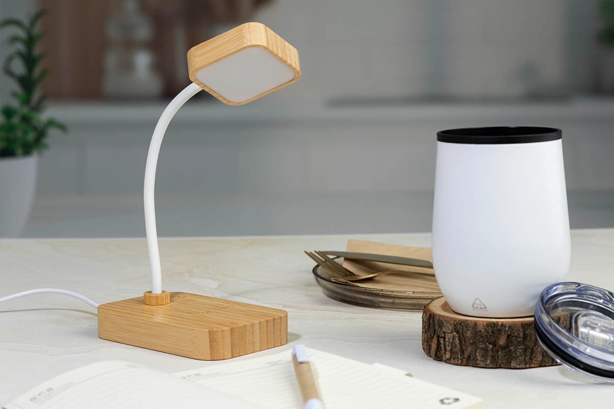 VoltGlow Multifunktionale Schreibtischlampe